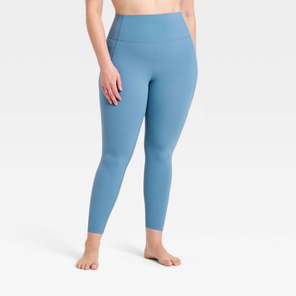 All In Motion - Women's Everyday Soft Ultra High-Rise 7/8 Pocketed Blue - Picture 4 of 4